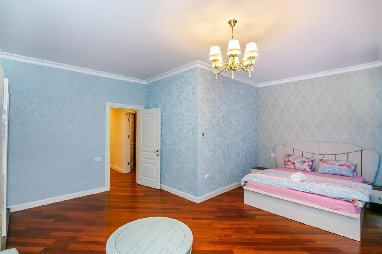 Lux Family Apartment in City Center Baku Extérieur photo