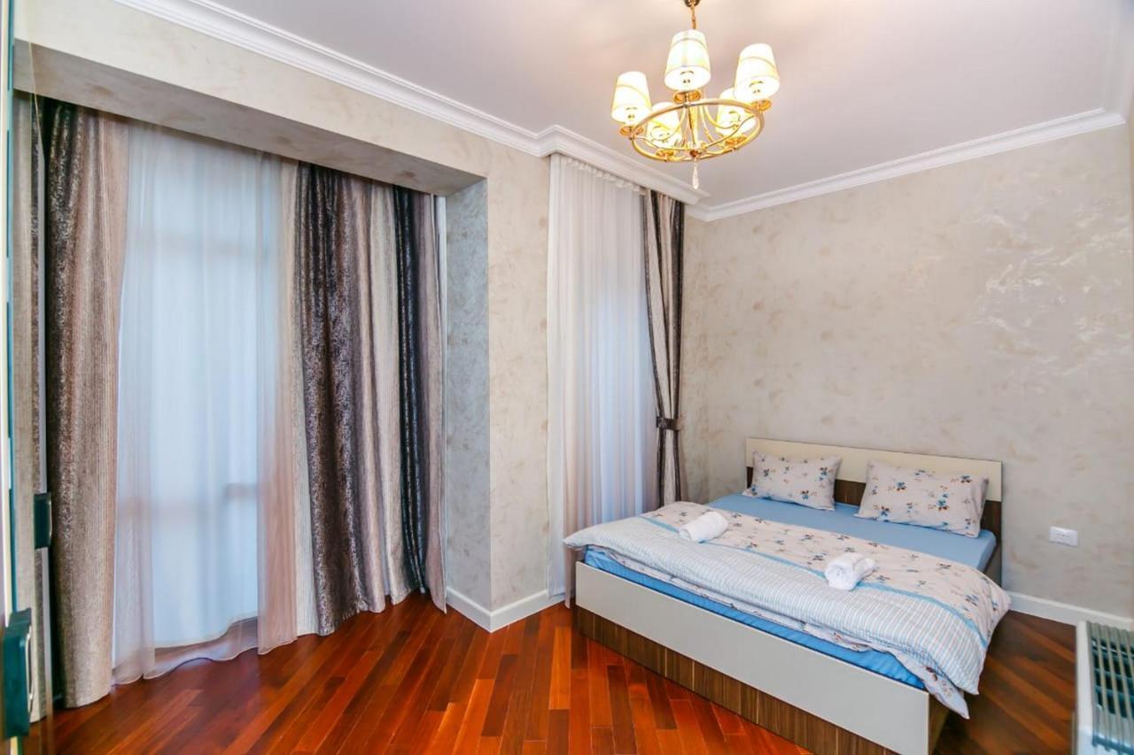 Lux Family Apartment in City Center Baku Extérieur photo