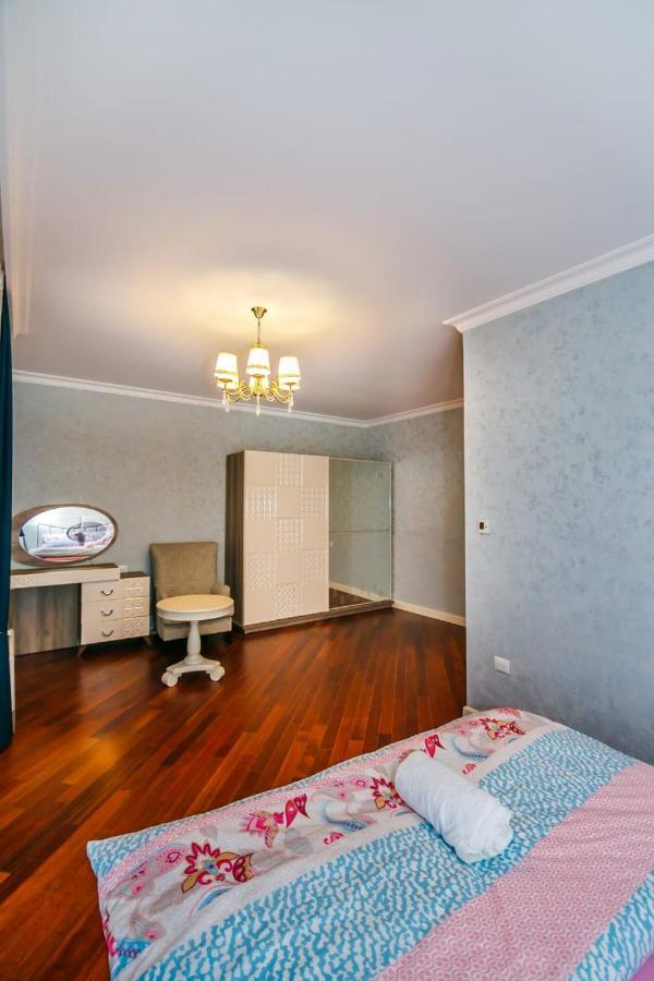 Lux Family Apartment in City Center Baku Extérieur photo