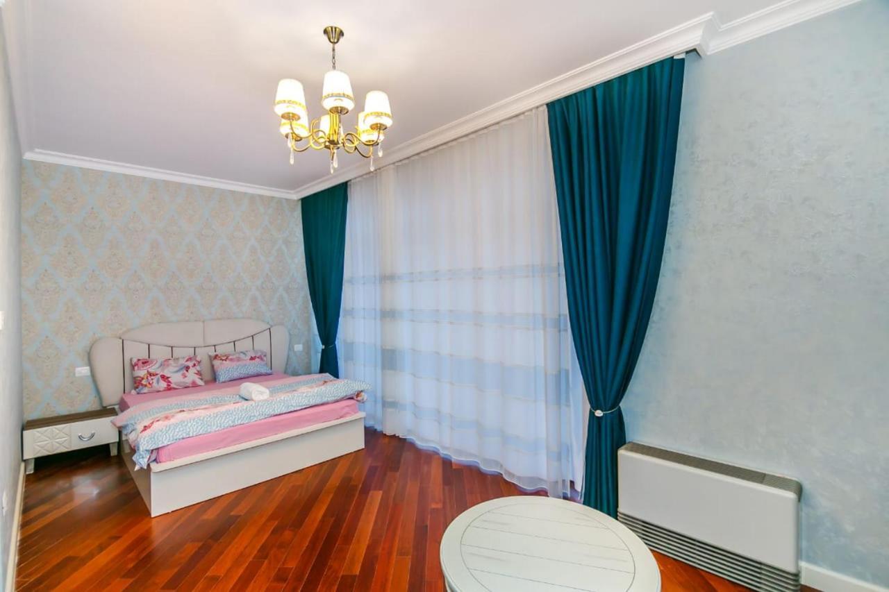 Lux Family Apartment in City Center Baku Extérieur photo
